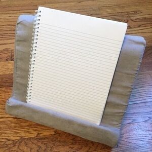 Like New! Lap Holder for Ipad/Tablet - 3 Angles